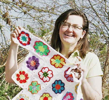 Raphaela mit Häkelmustern Raphaela mit Häkelmustern