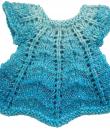 Blumenbunt: Strickpuppe HABIBA Kleid blau